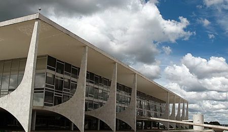 Executivo divide funções entre presidente, governador e prefeito – PIRANOT
