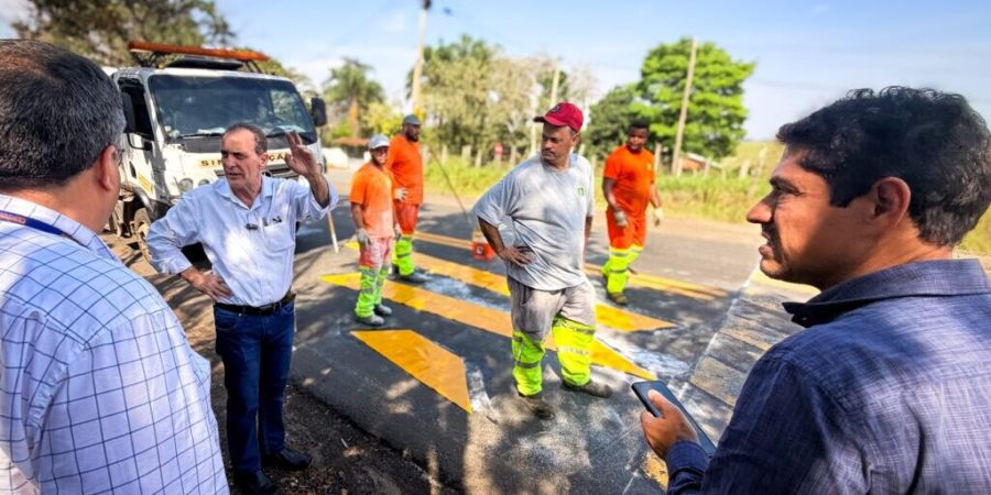 Foto: CCS Prefeito Helinho Zanatta acompanha serviços de reforço na sinalização da Estrada Piracicaba-Anhumas – PIRANOT