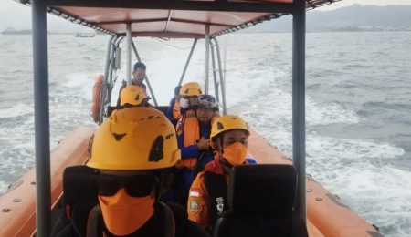 Equipes buscam oito desaparecidos após lancha perder contato na Indonésia – PIRANOT