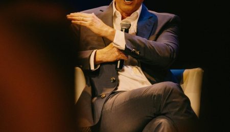 Newsom sanciona 13 leis na Califórnia para proteger menores em IA e redes – PIRANOT